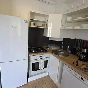 https://2-spacious-bedrooms-near-riquier-station.fr-provencehotel.com