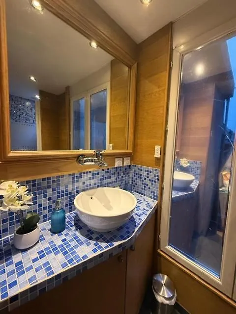 Highly Recommended Apartment Steps From The Lake Annecy 0*,  France