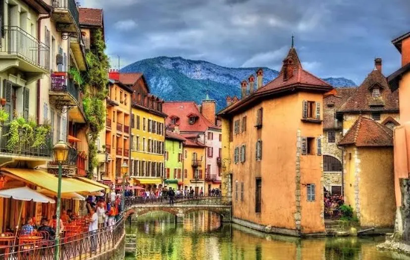 Highly Recommended Apartment Steps From The Lake Annecy 0*,  France