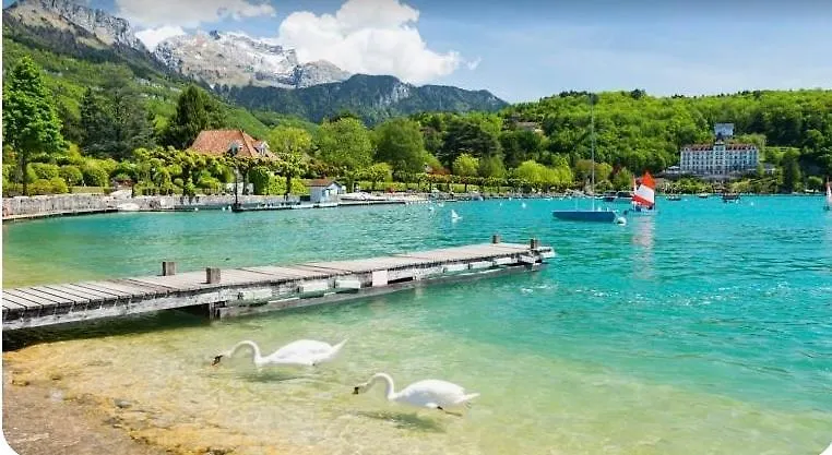 Highly Recommended Apartment Steps From The Lake Annecy France
